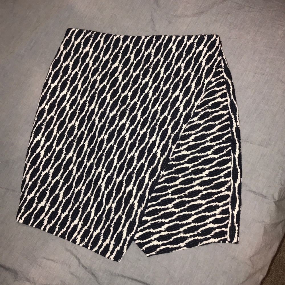 Women’s Small Loft Asymmetrical skirt